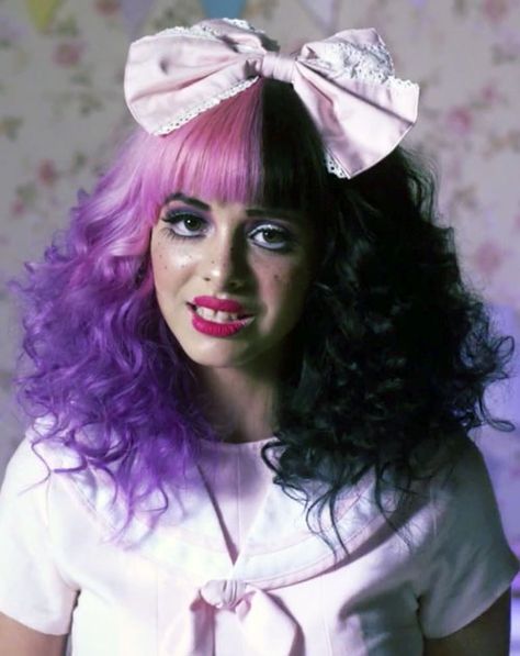 Melanie Martinez (born 1972) is a television and stage actress. Description from… Bangs Video, Melanie Martinez Hair, Ombre Bangs, Hairstyle Bow, Hairstyles Bow, Purple Hairstyles, Dollhouse Melanie, Melanie Martinez Dollhouse, Bow Makeup