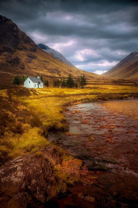 Glencoe Scotland, Scottish Landscape, England And Scotland, Scotland Travel, The Cottage, Lombok, Landscape Photos, 그림 그리기, Beautiful World