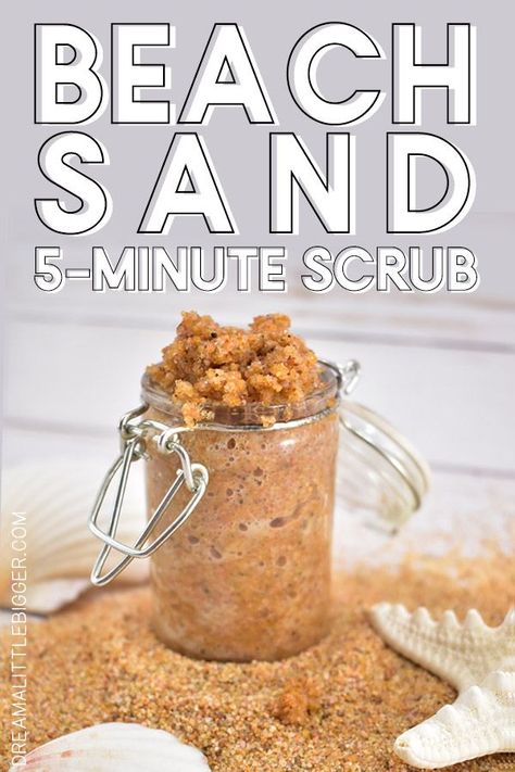 In only five minutes you can make this fab summer craft and have a lovely foaming beach sand scrub that is an amazing exfoliator to get your bod beach-ready! Baking Soda Body Scrub, Diy Shampoo Recipe, Diy Face Scrub, Coffee Face Scrub, Sugar Scrub Homemade, Homemade Scrub, Oil Body Wash, Diy Body Scrub, Sugar Scrub Diy