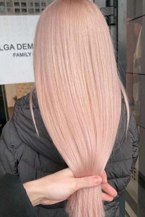 47 Breathtaking Rose Gold Hair Ideas You Will Fall In Love With Instantly Blue Brown Hair, Rose Gold Hair Brunette, Blond Rose, Rose Blonde, Peach Hair Colors, Pink Blonde Hair, Strawberry Blonde Hair Color, Hair Color Rose Gold, Brunette Blonde