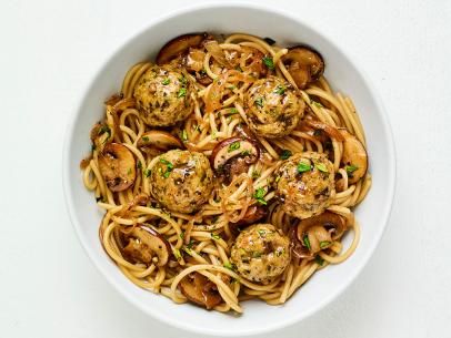 Turkey Marsala, Marsala Meatballs, Air Fryer Turkey Meatballs, Marsala Mushrooms, Zoodles Recipe, Air Fryer Turkey, Food Savory, Tender Meatballs, Healthy Air Fryer