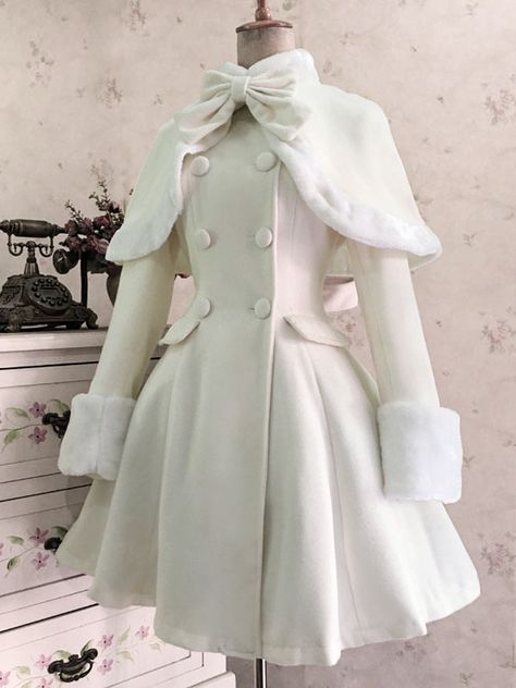 Winter Dress And Coat Outfit, Light Academia Winter Outfits, Winter Outfits Fluffy, Winter Kawaii Outfits, Couple Noel, Cute White Outfits, Cute Outfit Winter, Russian Outfits, Coat Outfit Women