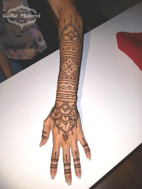 Henna Tattoo Foot, Henna Tattoo Sleeve, Henna Sleeve, Henna Ink, Cute Henna Designs, Jagua Henna, Henna Style Tattoos, Henna Inspired Tattoos, Cute Henna