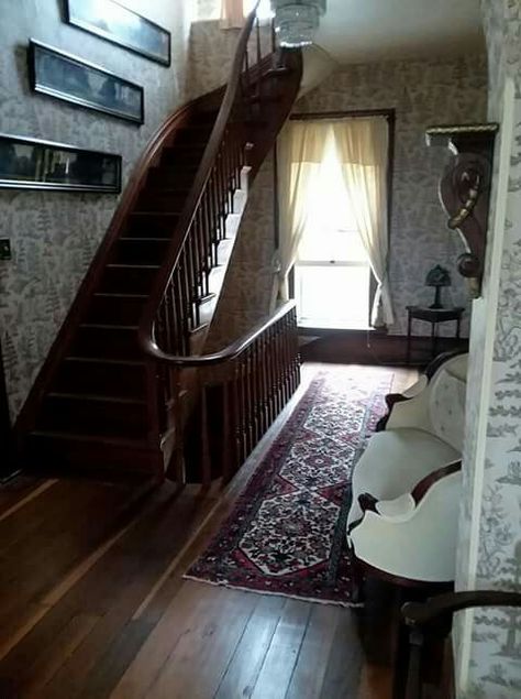 1850s Aesthetic House, House Interior Victorian, 1850s Aesthetic, Vintage House Interior Victorian, Victorian Era House, Vintage House Interior, Victorian Era Homes, Victorian Beauty, Indoor Kitchen