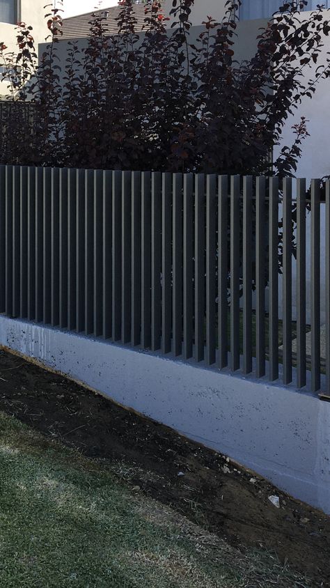 Fence Designs Modern, Low Front Fence Ideas, Fence For Front Of House, Perimeter Fence Design Modern, Low Fence Design, Front Fences And Gates, Yard Wall Design, Front Fence And Gate, Fence Wall Design Modern