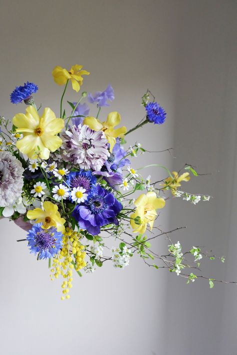 Blue Purple Yellow Wedding, Yellow And Blue Centerpieces, Blue Yellow Orange Flower Arrangements, Blue Purple Yellow Wedding Flowers, Blue Yellow Flower Arrangements, Purple Blue Flower Arrangements, Blue And Yellow Flower Arrangements, Blue And Yellow Floral Arrangements, Purple Yellow Flower Arrangements