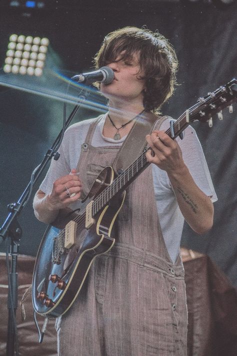 Big Thief’s Adrianne Lenker at Pitchfork Festival 2018 Big Thief, Zombie Girl, Music Recommendations, Women In Music, Music Film, Interesting Faces, Female Singers, Celebrity Pictures, Cool Bands