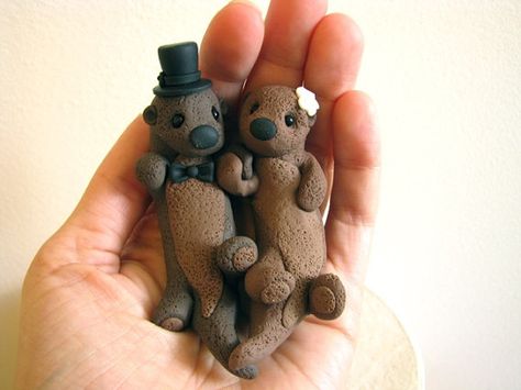 Otters Holding Hands cake topper. Too adorable!!! custom otters wedding cake topper @ etsy Sculpty Projects, Otter Wedding, Animal Wedding Cake, Puppy Wedding, Otters Holding Hands, Animal Wedding, Polymer Creations, Animal Inspiration, Bride Ideas