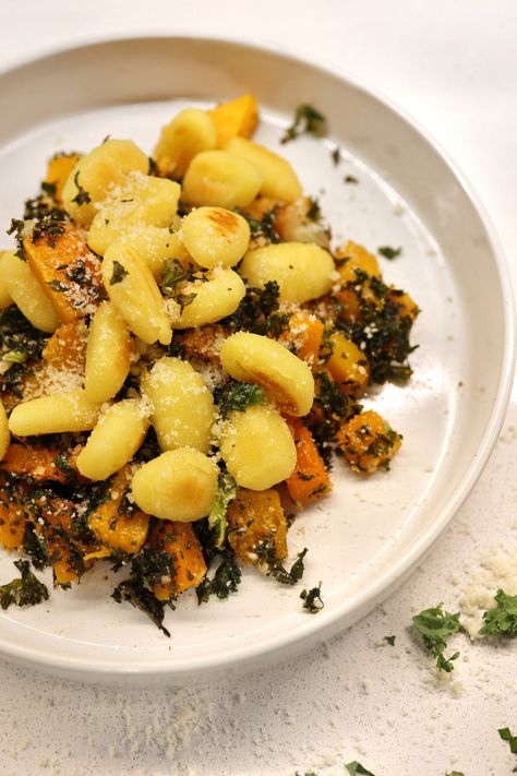 Roasted Butternut Squash & Kale Gnocchi - colbytroy.com Squash And Gnocchi, Kale Gnocchi, Butternut Squash Gnocchi, Squash Gnocchi, Butternut Squash Kale, Thanksgiving Servings, Butternut Squash Pasta, Squash Pasta, Delicata Squash