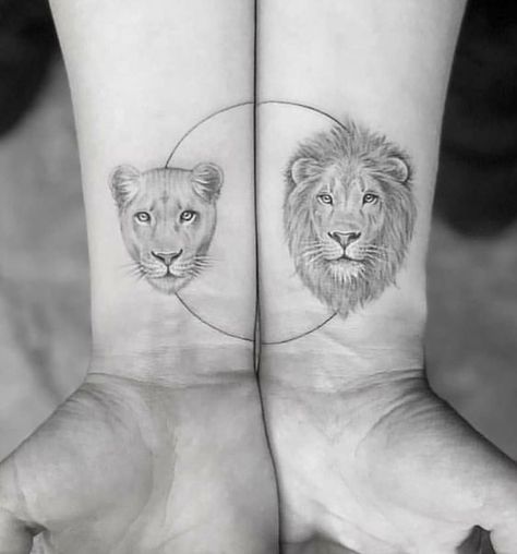 75 Tatuajes de leones para mujer 2022, brillantes! - Belagoria | la web de los tatuajes Lion And Lioness Tattoo, Lioness Tattoo Design, Lion Tattoo Meaning, Small Lion Tattoo, Tattoo Placements, Lioness Tattoo, Couple Matching Tattoo, Couples Tattoo Designs, Leo Tattoos