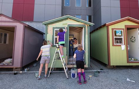 A warm, safe place — with cookies:  tiny homes for homeless women in Seattle Coach Bed, Homeless Ideas, Homeless Shelter Ideas, Homeless Shelter Design, Micro House Plans, Unusual Houses, Homeless Housing, Low Cost Housing, Town Ideas