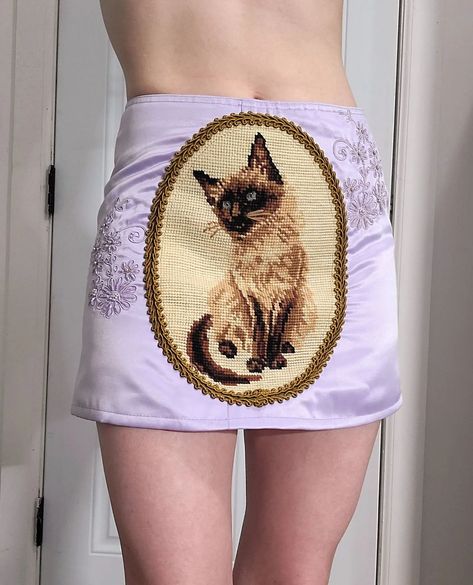 Kristin Mallison on Instagram: “Satin mini skirt with vintage Siamese cat needlepoint tapestry🐾 Framed with gold braided trim and beads. . . . . . #siamesecat #siamese…” Fairy Grunge Skirt, Indie Grunge Aesthetic, Grunge Aesthetic Clothes, Blue Silk Skirt, Mini Skirt Pattern, Skirts Pattern, Pattern Y2k, Summer Clothes For Women, Preppy Aesthetic Outfits