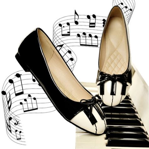 Piano keyboard shoes Tv Adverts, Dr Shoes, Piano Keys, Musical Notes, Piano Lessons, Really Cute Outfits, Pretty Shoes, Dream Shoes, Character Outfits