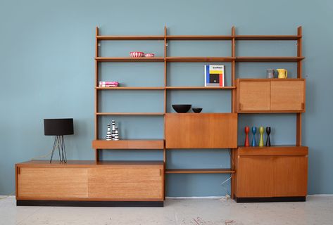 Waeckerlin Gallery - MCM Daily Music Corner Living Room, Mid Century Wall Unit, Teak Wall Unit, 60s Interior, Dresser In Living Room, Teak Wall, Mid Century Living Room, Floor Remodel, Flat Ideas