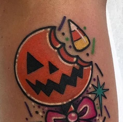 Cute Kawaii Sparkly Tattoos💖💖💖 on Instagram: "Halloween sweetie by @goldlagrimas - 🎃 . Tag #supercutetattoos or #supercutetattoos to get featured 🎃🎃🎃🎃🎃🎃🎃🎃🎃🎃🎃🎃" Horror Tattoo Ideas, Cute Halloween Tattoos, Halloween Tattoo Ideas, Pumpkin Tattoo, Movie Tattoo, Scary Tattoos, Kawaii Tattoo, Spooky Tattoos, Trick R Treat