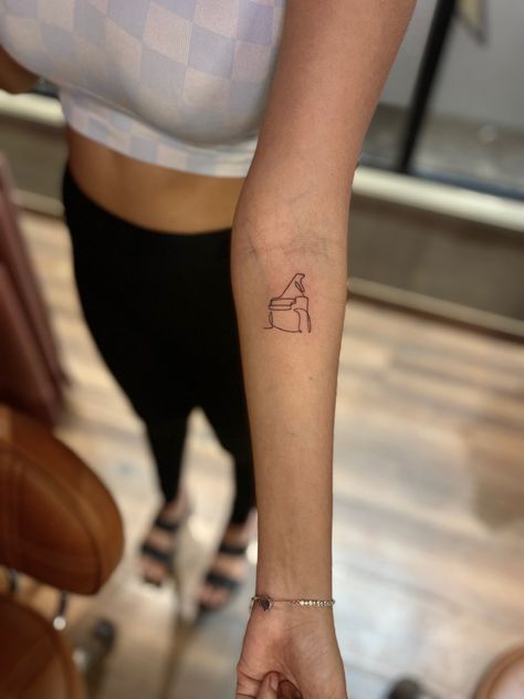 Minimalist Piano Tattoo, Jazz Tattoo Ideas, Jazz Tattoo, Piano Tattoo, Tattoo 2024, Jazz Piano, Hair Tattoos, Nail Jewelry, Tattoo Inspo