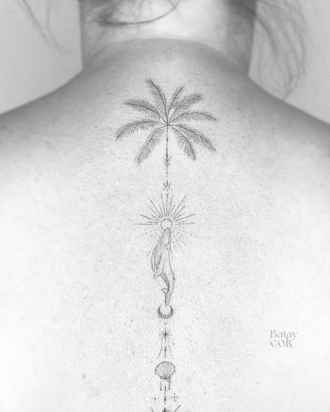 Fine Line Sea Inspired Back Tattoo Sea Inspired Spine Tattoo, Sea Back Tattoo Women, Ocean Spinal Tattoo, Dolphin Spine Tattoos, Back Tattoo Women Spine Ocean, Sea Life Spine Tattoo, Whale Spine Tattoo, Shell Spine Tattoo, Spine Ocean Tattoo