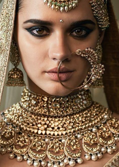 Jadau Jwellery, Nose Ring Designs, Bridal Nose Ring, Maang Tika, Matha Patti, Bridal Lehenga Collection, Asian Jewelry, Indian Photoshoot, Indian Bridal Dress