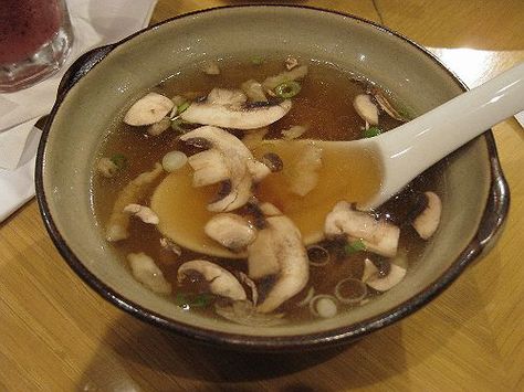 Japanese hibachi soup.  Made this for the girls tonight.  Huge hit!  They said it tastes almost the same as Fuji's.  Sophia wanted more mushrooms in hers. Japanese Onion Soup, Hibachi Soup, Japanese Onion Soups, Hibachi Recipes, Japanese Hibachi, Onion Soup Recipe, Onion Soup Recipes, Soup And Sandwich, Onion Soup