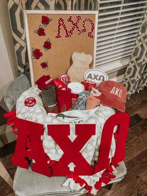 Arkansas alpha chi omega big little reveal basket Chi Omega Canvas, Sorority Baskets, Big/little Baskets, Big Little Canvas, Big Little Basket, Big Lil, Sorority Canvas, Sorority Big Little, Big Little Gifts