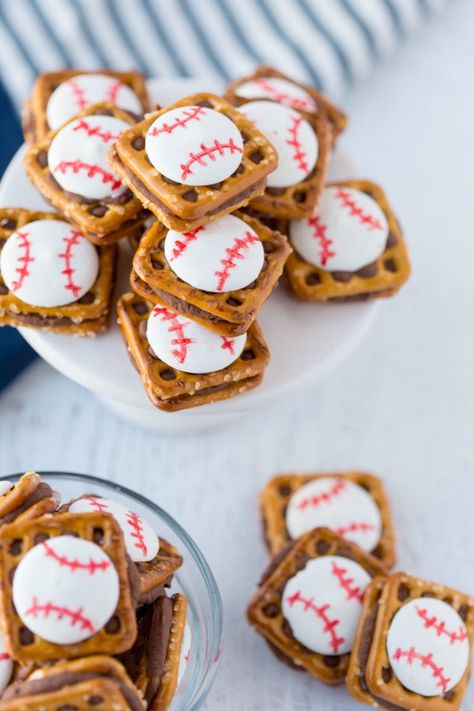 Baseball Desserts, Pretzel Chocolate Bites, Baseball Treats, Baseball Snacks, Made To Be A Momma, Rolo Pretzels, Rolo Candy, Pretzel Treats, Diamond Dolls