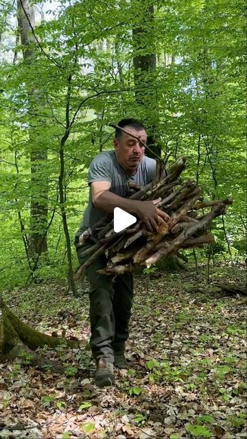 Survival Life Hacks Camping Ideas, Prepper Items, Bushcraft Essentials, Survival Tactics, Survival Hacks, Backyard Chicken Coop Plans, Survival Skills Life Hacks, Coop Plans, Survival Life Hacks