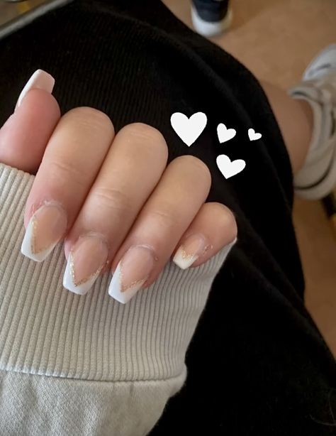 French Tip Nails With Sparkle Line, White French With Gold Line, White French Tip With Gold Line, French Tip Nails With Silver Line, French Nails With Gold Line, French Tip With Gold Line, French Nails With Gold, Legal Wedding, Mehendi Ideas