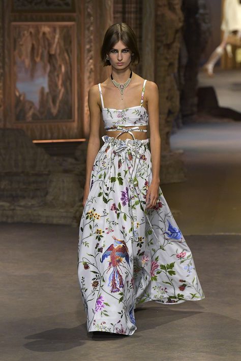 Dior 23, Dior Ss23, Dior Floral, Structured Dress, Glamour Uk, Guest Attire, Wedding Attire Guest, City Style, Uk Fashion