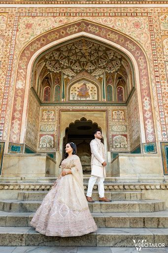 pre wedding location in jaipur Pre Wedding Shoot Ideas Palace, Amer Fort Pre Wedding Shoot, Pre Wedding Jaipur, Jaipur Prewedding Shoot, Jaipur Pre Wedding Photoshoot, Udaipur Pre Wedding Shoot, Jaipur Pre Wedding Shoot, Fort Poses, Pre Wedding Photoshoot India