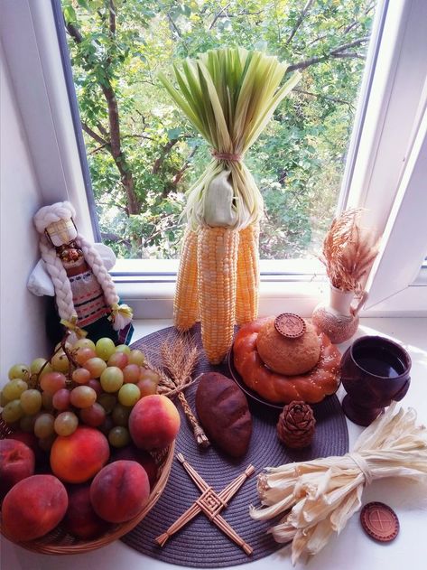 Lughnasadh altar 2022 / Lammas altar 2022 Lughnasadh Altar, Lammas Altar, Wicca Holidays, Wiccan Sabbats, Pagan Festivals, Sacred Circle, Autumnal Equinox, Wiccan Altar, Pagan Altar