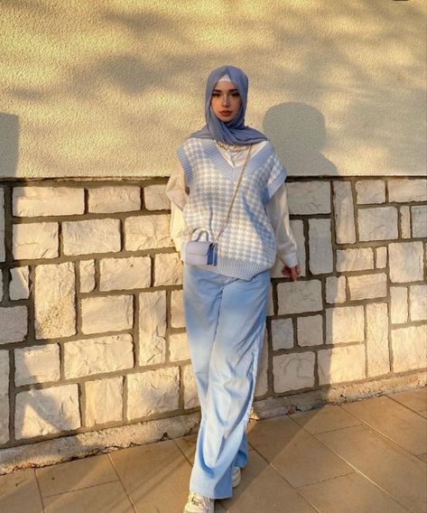 Hjabi Girl Outfit, Outfits For Hijabi Girl, Hijabi Kawaii Outfits, Muslim Aesthetic Outfits, Hijabi Girl Fashion, Hijab Street Wear, Modest Clothing Muslim, Aesthetic Hijabi Outfits, Muslim Girl Outfits