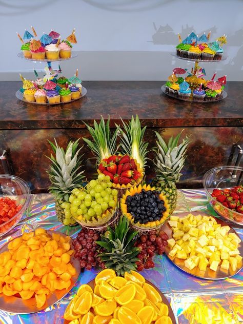 Pineapple Appetizers, Guava Cheese, Cantaloupe Fruit, Fruit Board, Super Mario Bros Birthday Party, Mario Bros Birthday, Luau Birthday Party, Fruit Display, Charcuterie Inspiration