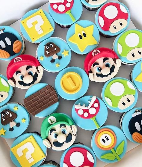 Toad Cupcakes Mario Brothers, Mario Brothers Cupcakes, Super Mario Bros Cupcakes, Mario Kart Cupcakes, Bowser Cupcakes, Mario Cupcake Ideas, Mario Treats, Cupcakes Mario Bros, Mario Cupcakes