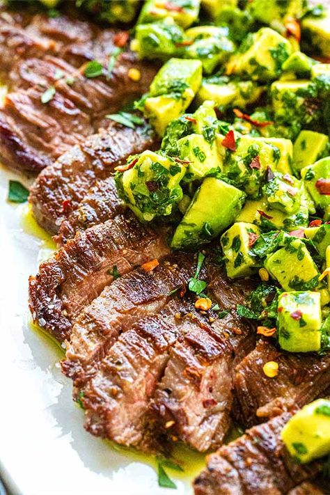 Skirt Steak Dinner Ideas, Skirt Steak Dinner, Steak Dinner Ideas, Avocado Chimichurri, Steak Rub, Skirt Steak Recipes, Star Skirt, Chimichurri Recipe, Dinner Aesthetic