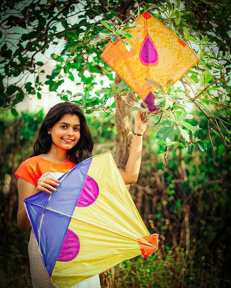 Patang Kite Photography, Happy Makar Sankranti Background, Patang Kite, Makar Sankranti Background, Sankranti Background, Dad Son Photography, Makar Sankranti Photo, Black Color Images, Ladies Photo