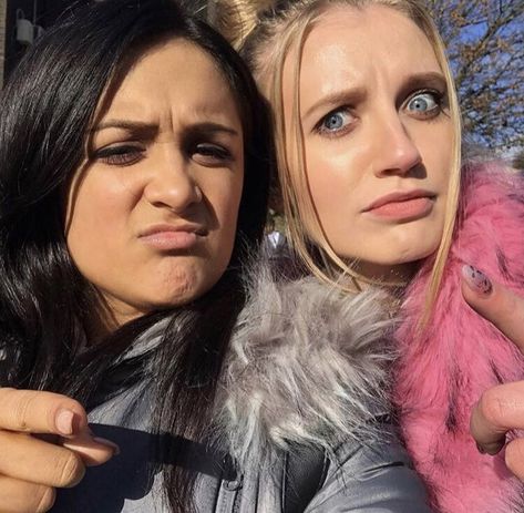 Ackley Bridge, Blonde Movie, Character Actor, Tv Characters, Friends Tv Show, Shows On Netflix, Friends Tv, Best Tv Shows, Tv Programmes