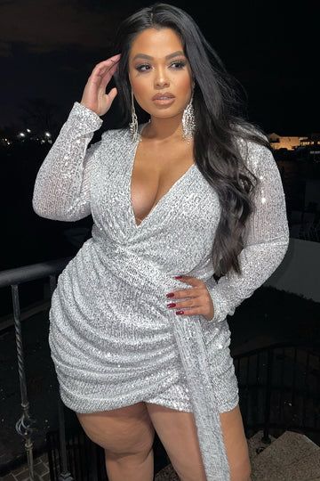 Red Nightclub, Womens Center, Dress For Women Party, Plus Size Mini Dresses, Night Club Dress, Sequined Dress, Satin Mini Dress, Sequin Mini, Curve Dresses