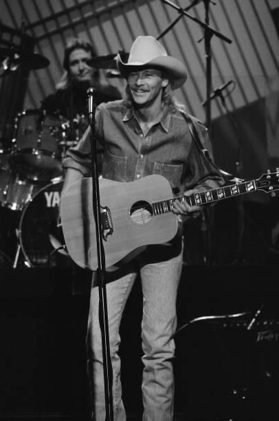 Allan Jackson, Alan Jackson Music, Allen Jackson, Western Aesthetic Wallpaper, Jackson Aesthetic, Best Country Singers, Hank Williams Jr, Alan Jackson, Hank Williams