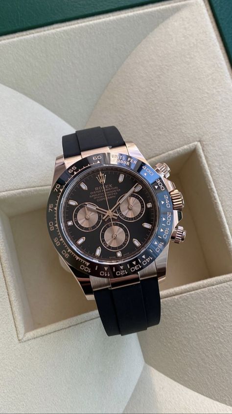 Rolex Daytona Gold, Pretty Watches, Rush Hour, Fitness Watch, Rolex Daytona, Accessories Fashion, Luxury Watches For Men, Men's Watch, Breitling Watch