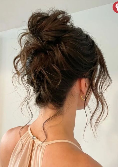 Bridesmaid Hair Inspo, Wedding Hair Trends, Wedding Hair Up, Guest Hair, Bridesmaid Hair Makeup, Wedding Guest Hairstyles, Messy Bun Hairstyles, Makijaż Smokey Eye, Bridal Hair And Makeup