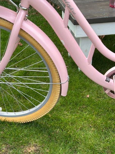 Aesthetic Cycling, Aesthetic Bicycle, Cycling Aesthetic, It Girl Summer, Biking Aesthetic, Bicycle Aesthetic, Mood 2024, Random Icon, Aesthetic Picnic