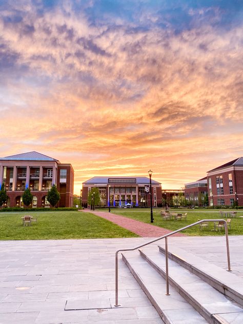 Liberty University Aesthetic, Goodbye Highschool, Liberty University Dorm, College Core, College Goals, High Point University, Dream Collage, University Dorms, Liberty University