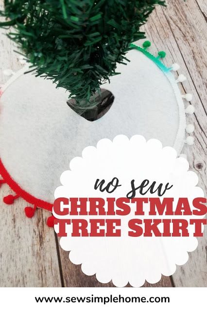 No Sew Christmas Tree Skirt Tutorial | Sew Simple Home Sew Christmas Tree, Diy Mini Christmas Tree, Mini Christmas Tree Skirt, Felt Tree Skirt, Diy Christmas Tree Skirt, Sew Christmas, Lace Trees, Sewing Projects Free, Felt Tree