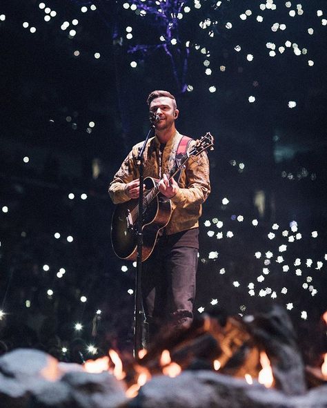 Justin Timberlake Concert, Justin Timberlake Jessica Biel, Prince Of Pop, Concert Aesthetic, Jessica Biel, Man Candy, Justin Timberlake, Music Concert, Man Crush