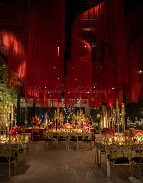 Maroon And Gold Wedding Decor, Varanasi Wedding, Sangeet Decoration Night Indoor, Maroon Gold Wedding, Maroon And Gold Wedding, Red Gold Wedding, Cocktail Decoration, Lash Quotes, Red Cocktails