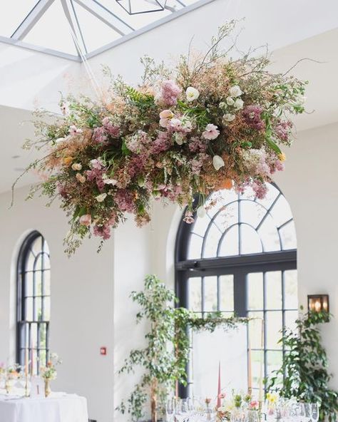 Lilac Tulips, Hanging Flowers Wedding, Hanging Flower Arrangements, Hanging Cloud, Hanging Clouds, Church Wedding Flowers, Wax Flower, Flower Installation, Floral Chandelier