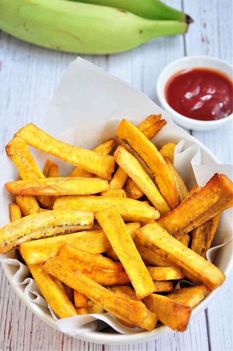 Air Fryer Plantains Air Fryer Plantains, Banana Fries, Plantain Fries, Celeriac Recipes, Fries At Home, How To Cook Greens, Lectin Free, Air Fryer Recipe, Fried Bananas