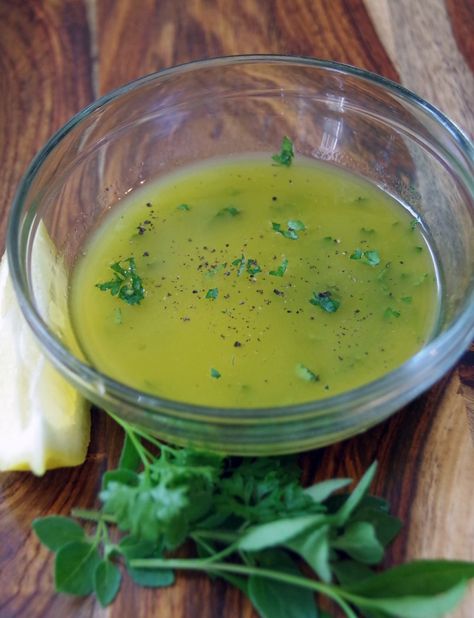 Herb Ideas, Tarragon Recipes, Tarragon Vinegar, Fresh Herb Recipes, Hot Sauce Recipes, White Balsamic Vinegar, Herb Recipes, Vinaigrette Recipes, Vinaigrette Dressing