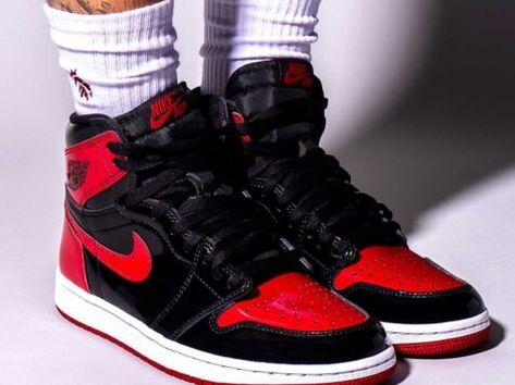 On-Foot Look at the Air Jordan 1 High “Bred Patent” Jordan Patent, 1s Outfit, Jordan 1s Outfit, Green Cargo Pants Outfit, Jordan Bred, Jordan 1 Outfit, Red Jordans, Jordan Logo, Green Cargo Pants