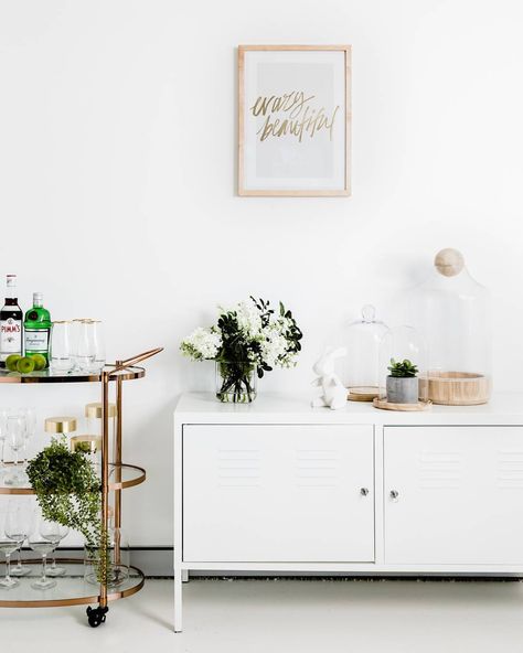 Dulux Vivid White features in our top eight Most Loved Whites. @threebirdsrenovations describe Vivid White as the perfect white for three reasons; it's fresh, crisp and sits right in the middle of cool and warm. Find your favourite white with ease, click the link in our bio | :📷 @ameliastanwix Dulux White Paint, Dulux Whisper White, Dulux Natural White, Dulux White, Dulux Paint Colours, White Interior Paint, White Wall Paint, Three Birds Renovations, Fri Yay